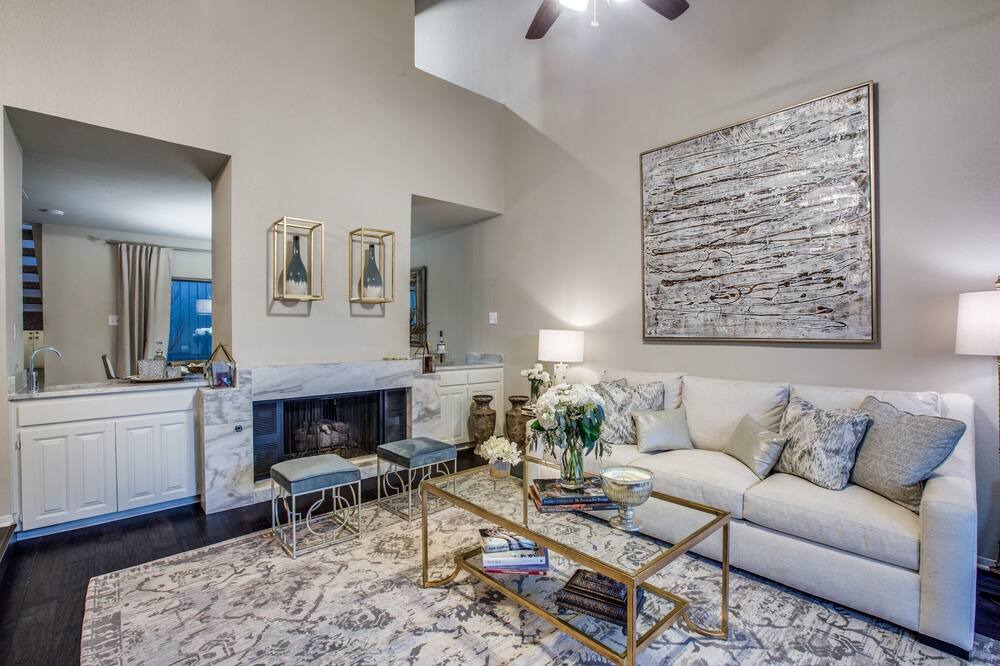Photo of Livingroom in Far North Dallas
