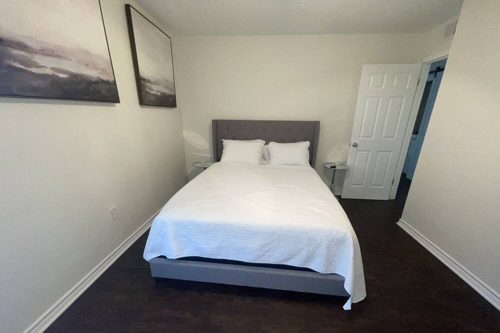 Photo of Bedroom in Tall Timbers - Brechtel