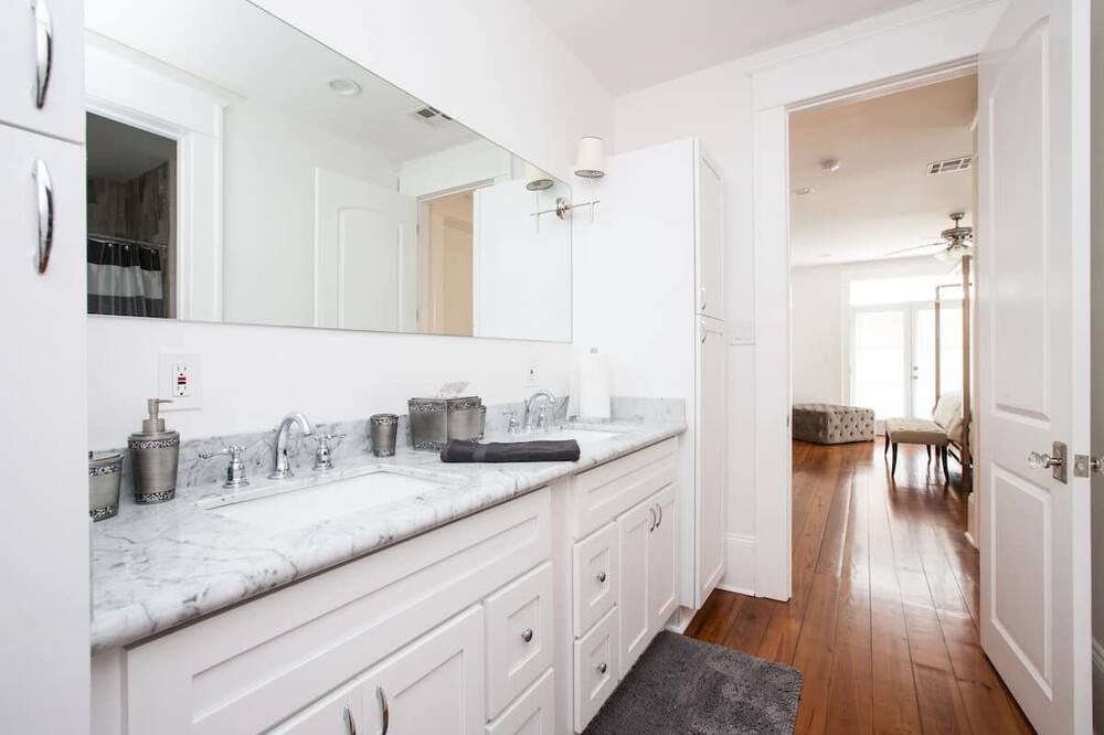 Photo of Bathroom in Audubon