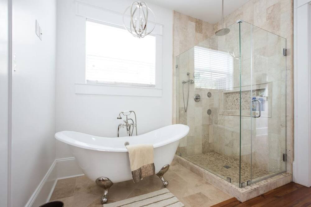 Photo of Bathroom in Audubon