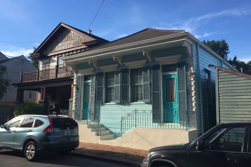 Photo of Others in Algiers Point