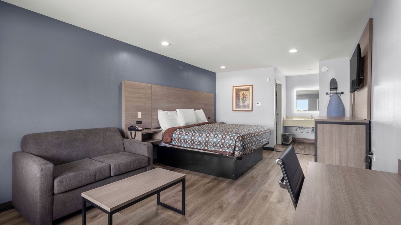 Photo of Livingroom in Bridge City
