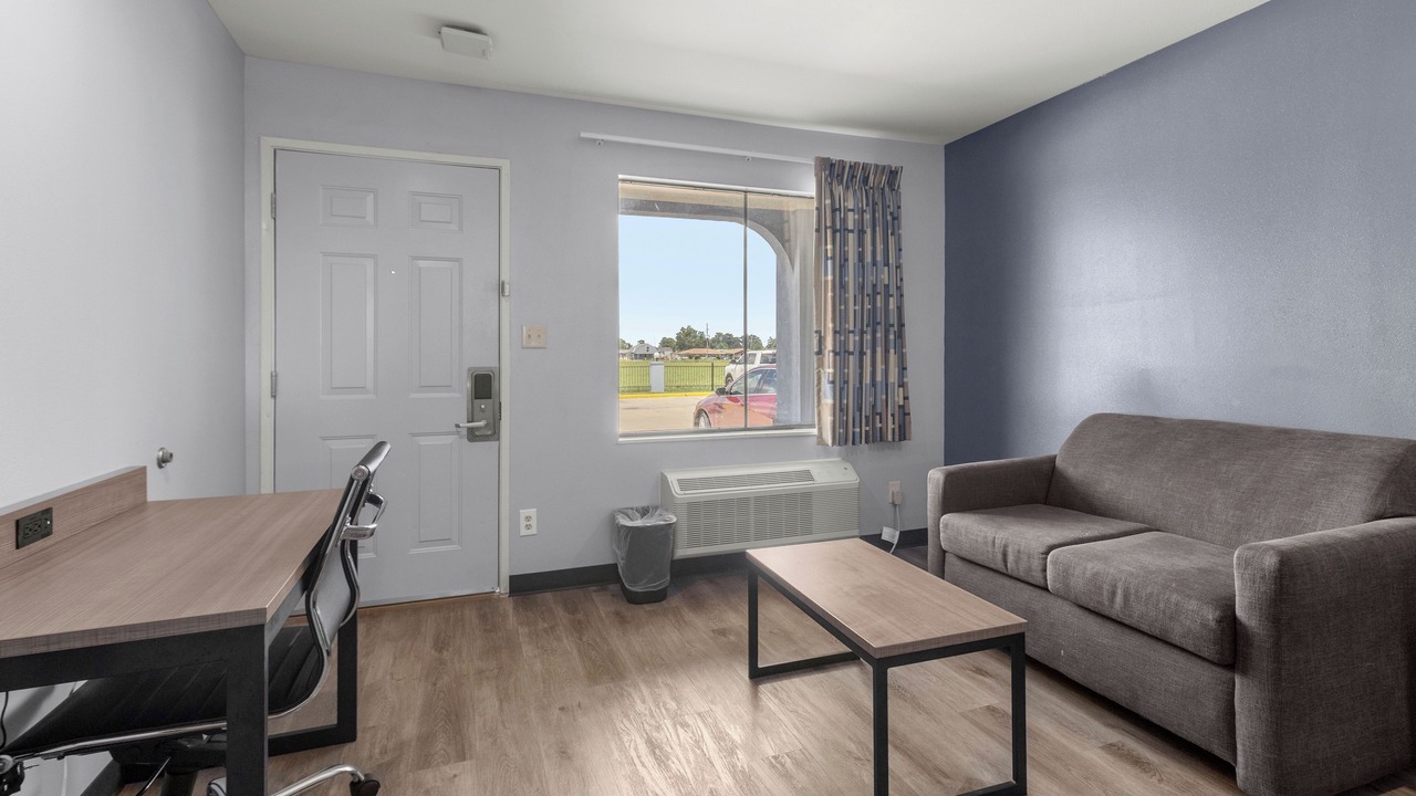 Photo of Livingroom in Bridge City
