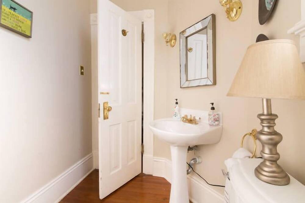 Photo of Bathroom in Carrollton