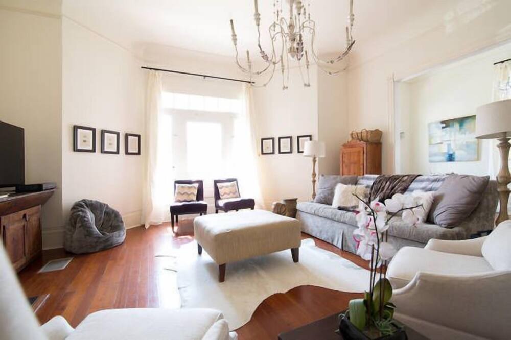 Photo of Bedroom in Carrollton