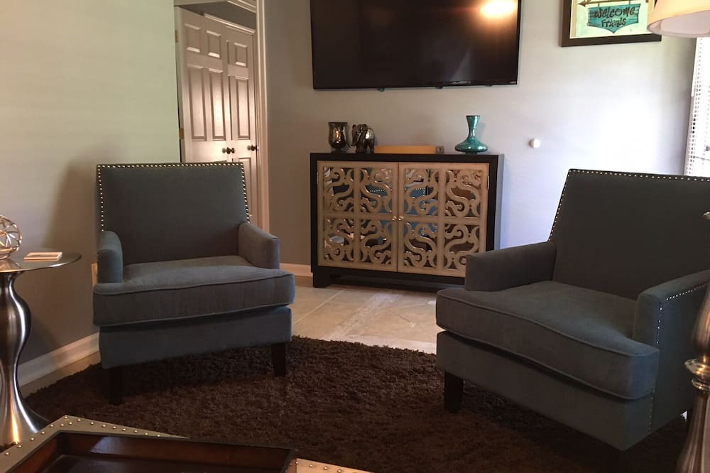 Photo of Livingroom in Carencro