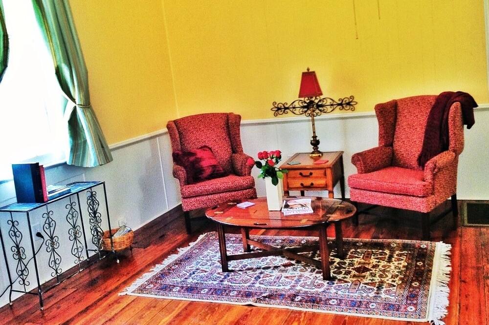 Photo of Livingroom in McDonough