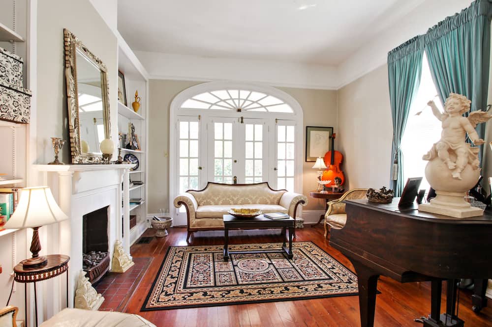 Photo of Bedroom in Carrollton