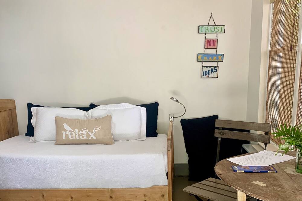 Photo of Bedroom in Audubon