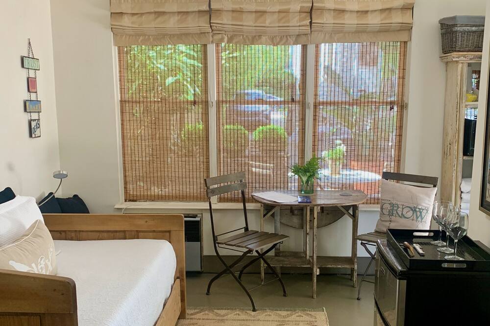 Photo of Bedroom in Audubon