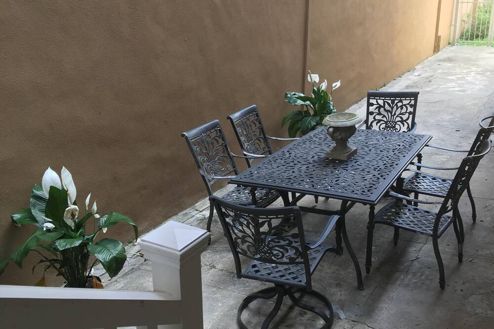 Photo of Outdoor in Faubourg Lafayette