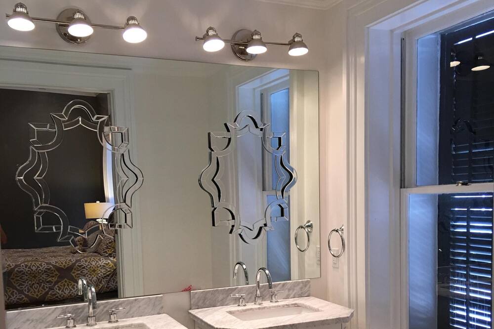 Photo of Bathroom in Faubourg Lafayette