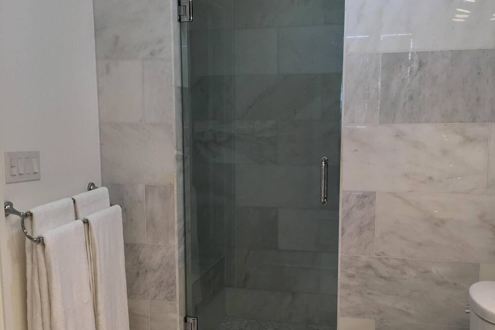 Photo of Bathroom in Faubourg Lafayette