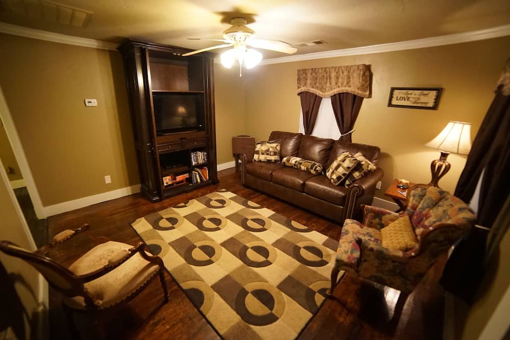 Photo of Bedroom in Sanger
