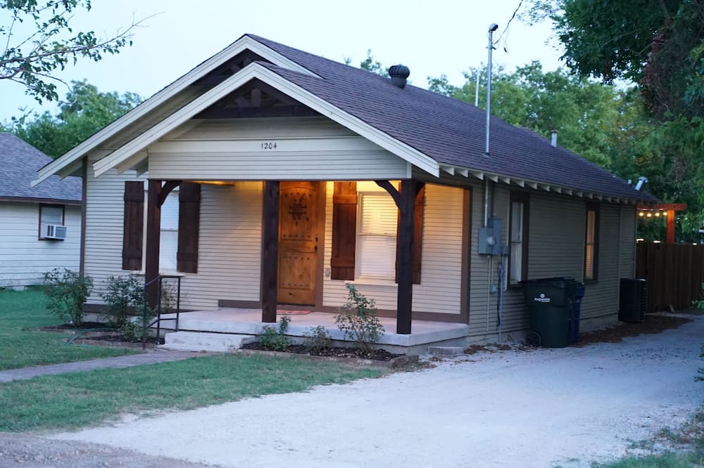 Photo of Outdoor in Sanger