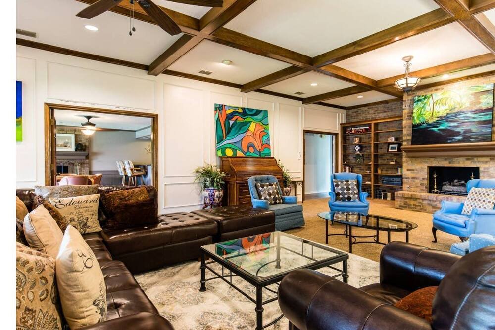Photo of Livingroom in Lakewood Hills