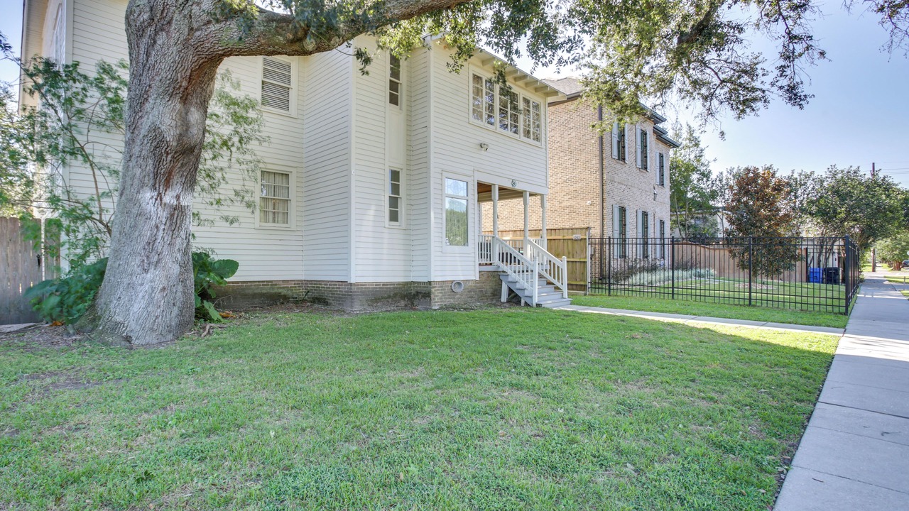 Photo of Outdoor in Lakeview