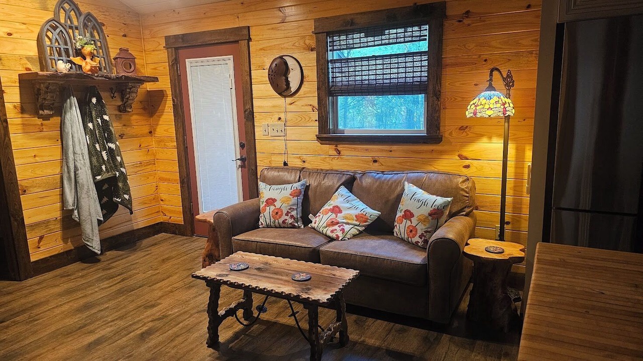 Photo of Livingroom in Orange