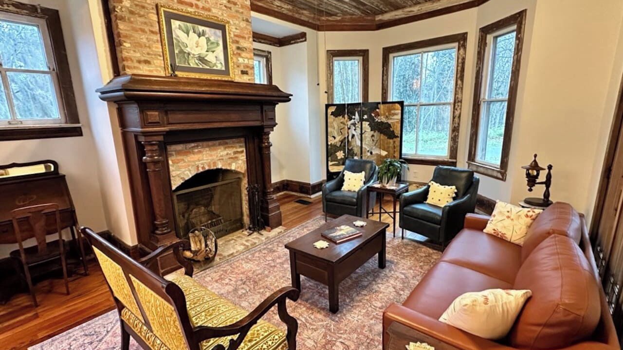 Photo of Livingroom in St. Francisville