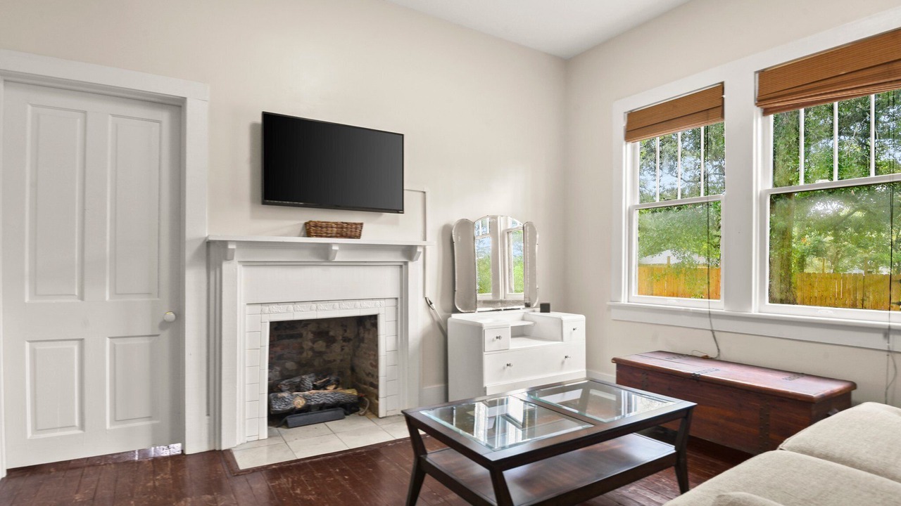 Photo of Livingroom in Clinton
