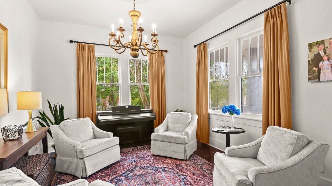Photo of Livingroom in Clinton