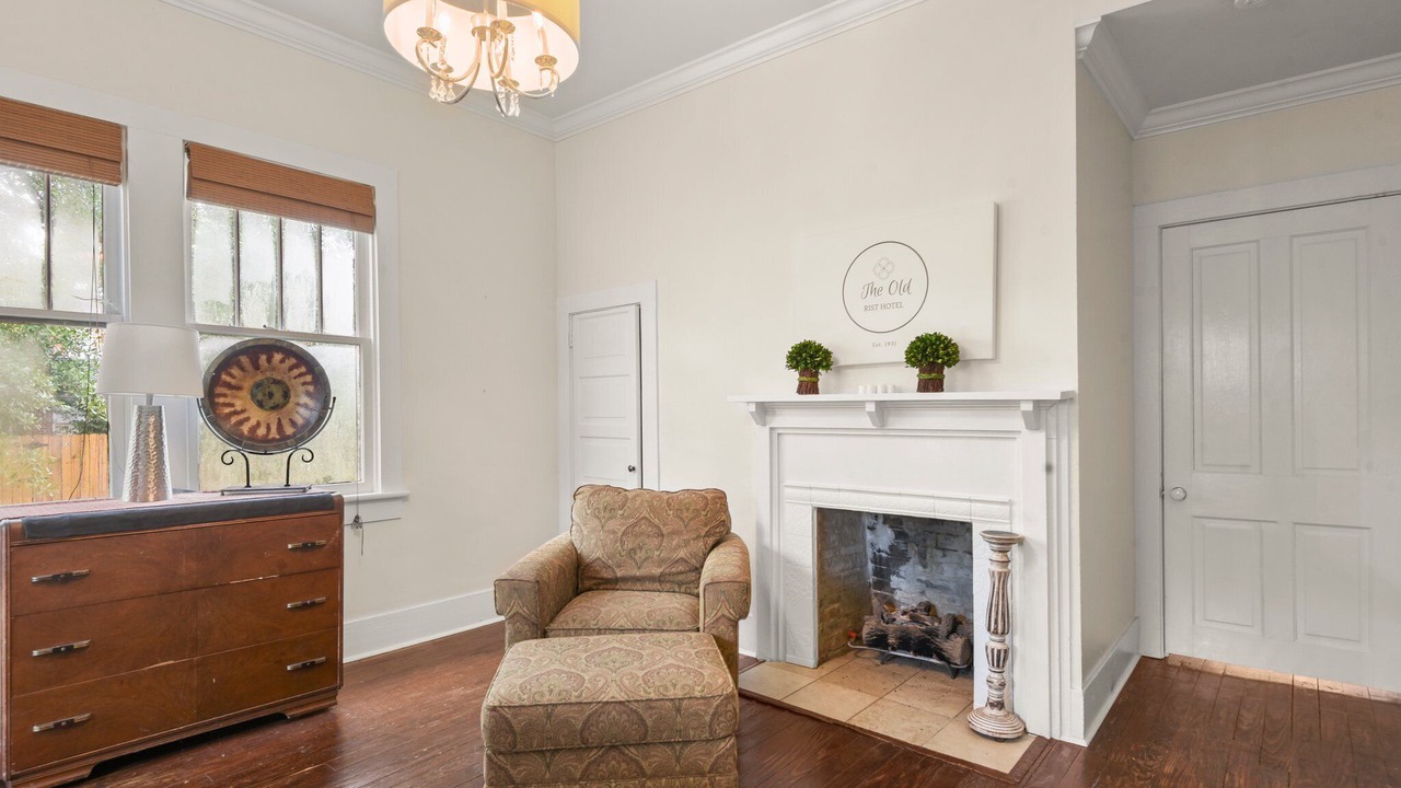 Photo of Livingroom in Clinton