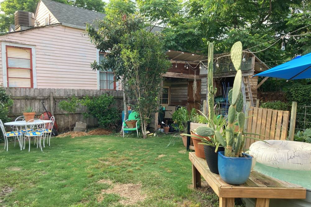 Photo of Outdoor in Holy Cross District