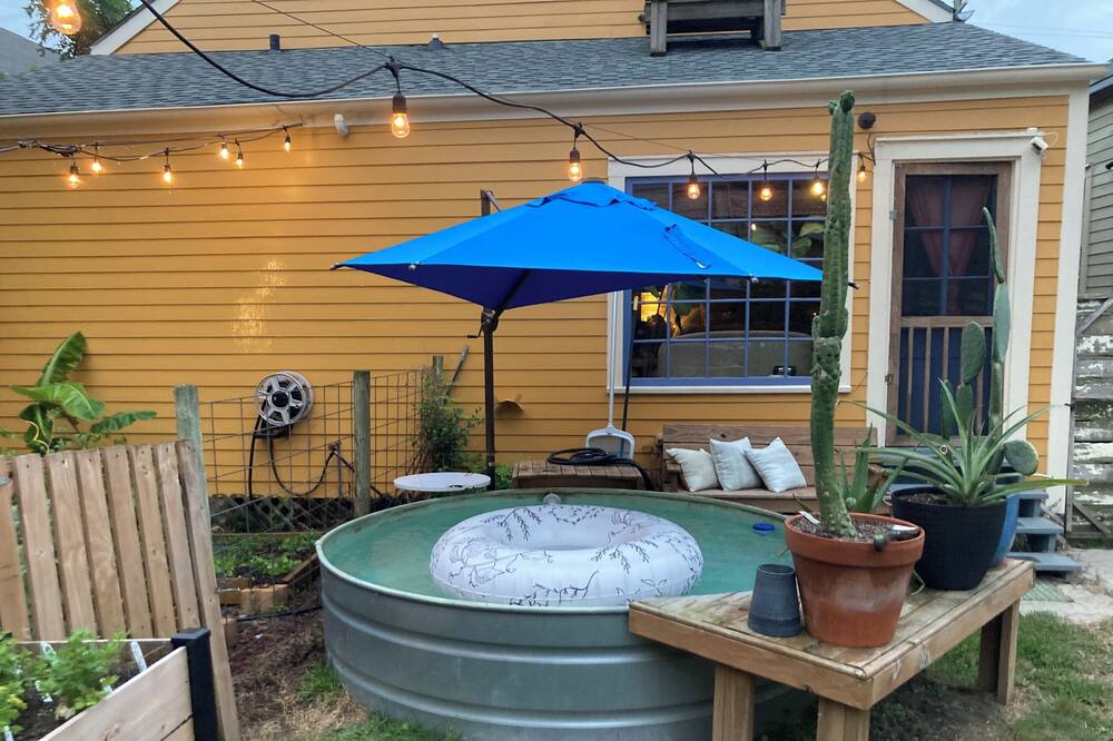Photo of Outdoor in Holy Cross District