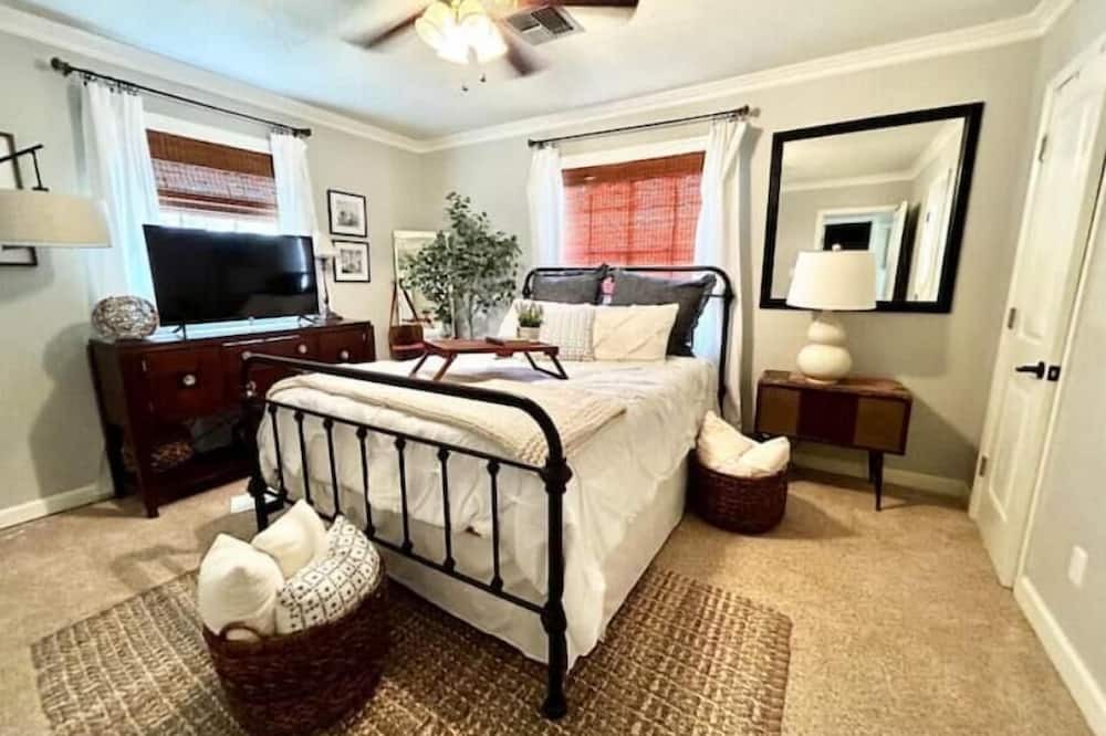 Photo of Bedroom in Breaux Bridge