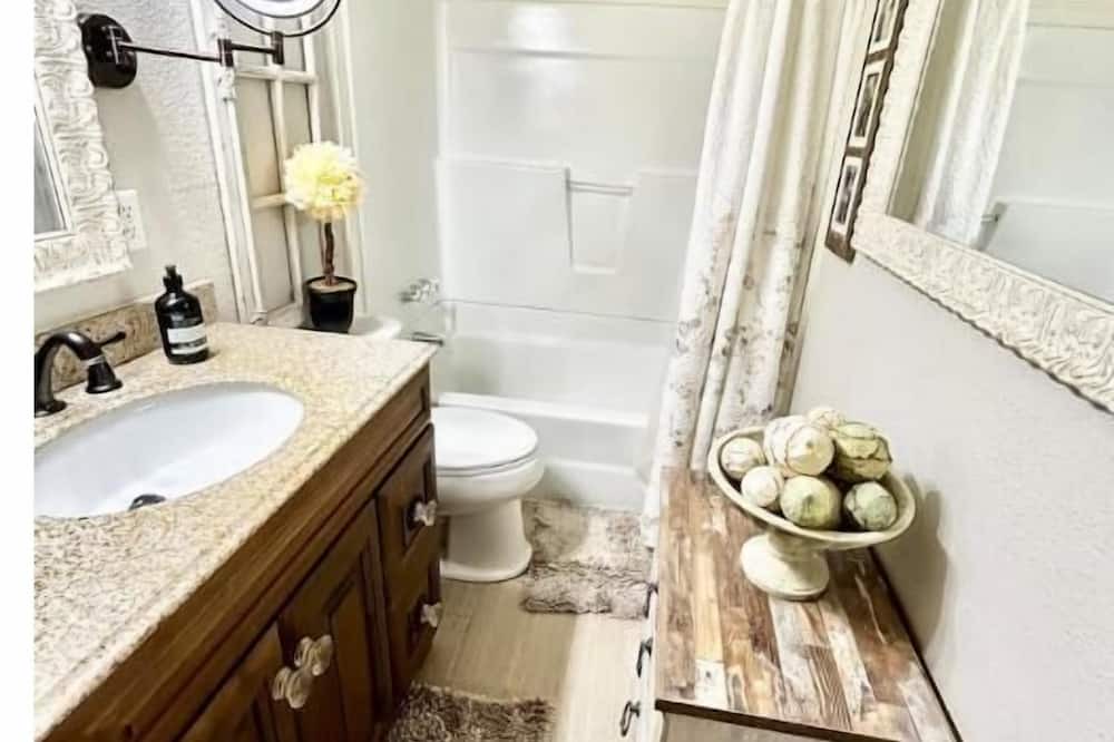 Photo of Bathroom in Breaux Bridge