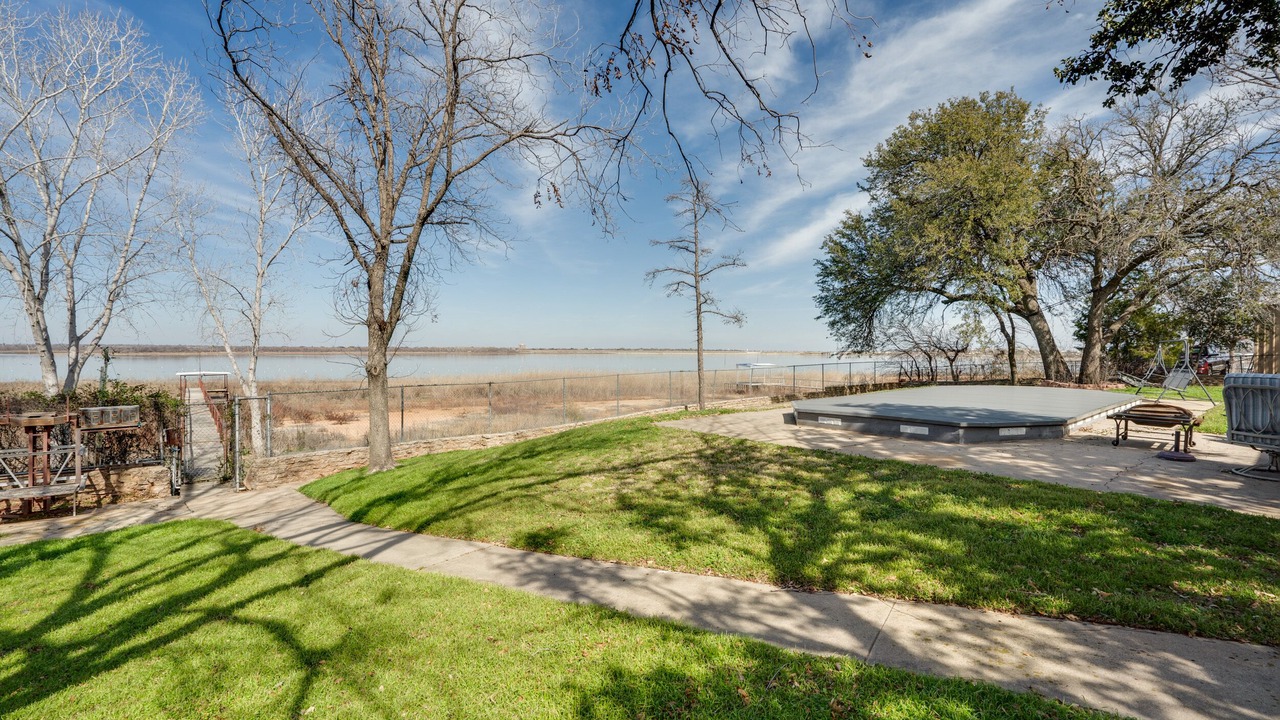 Photo of Outdoor in Lakeside City