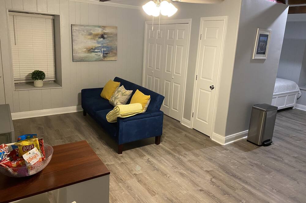 Photo of Livingroom in Old Aurora