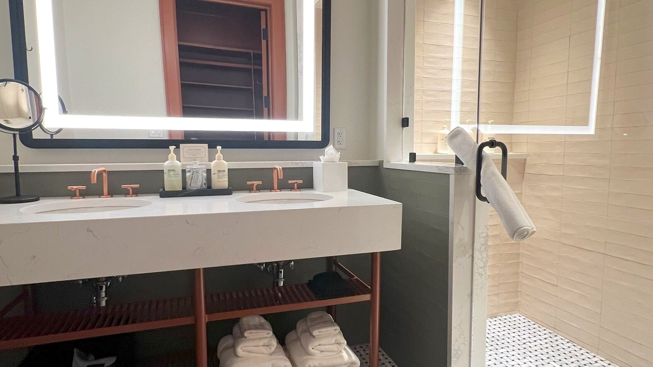 Photo of Bathroom in Central Business District