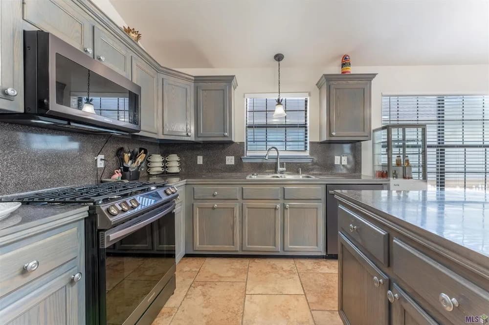Photo of Kitchen in Maurepas