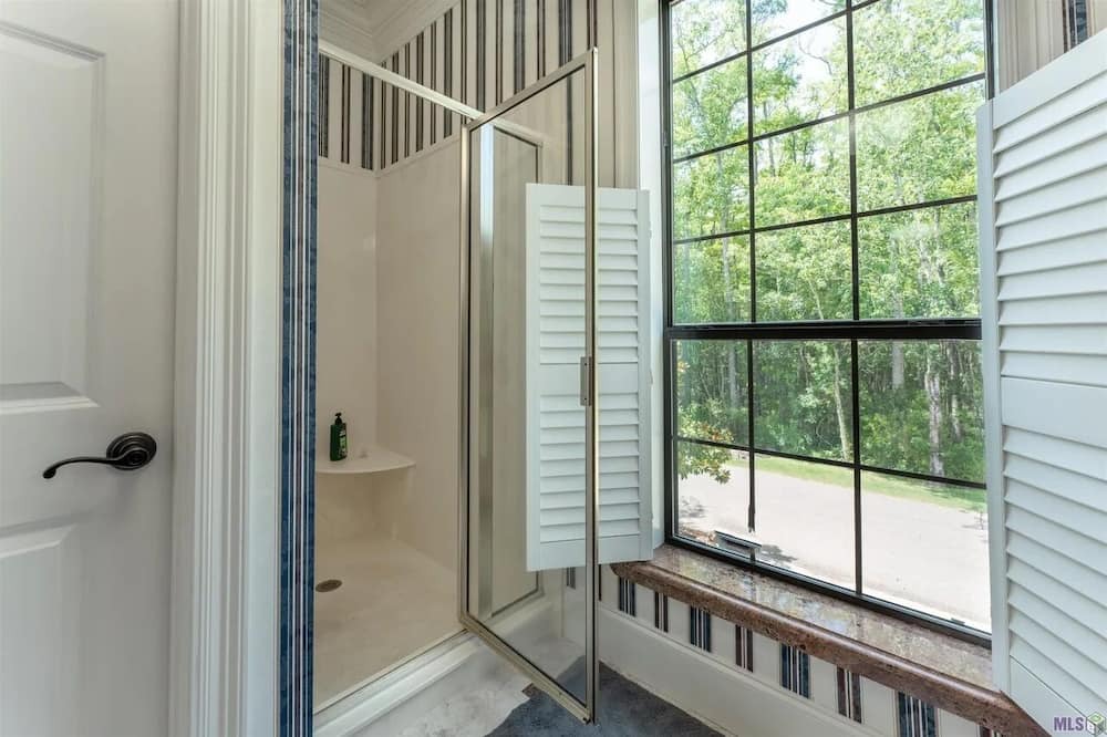 Photo of Bathroom in Maurepas