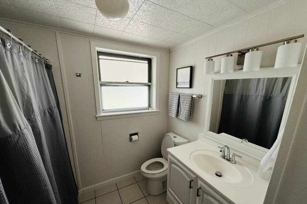 Photo of Bathroom in Estelle