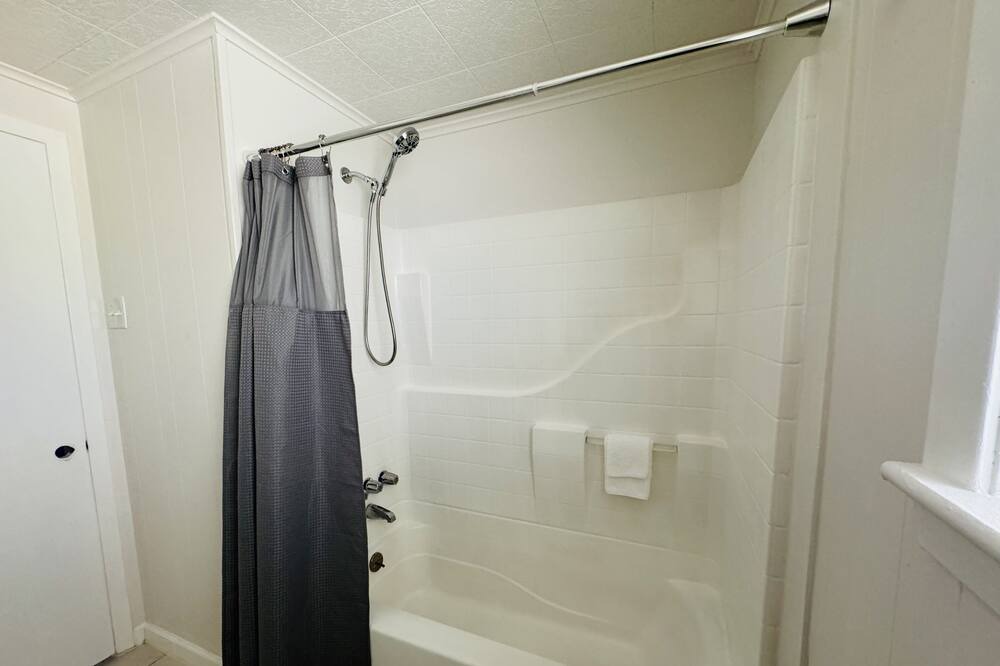 Photo of Bathroom in Estelle