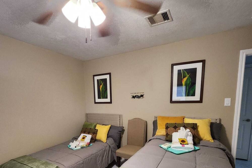 Photo of Bedroom in League City
