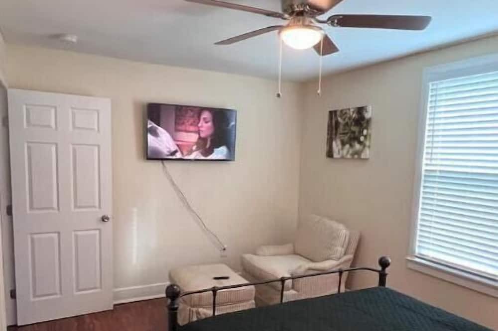 Photo of Bedroom in Behrman