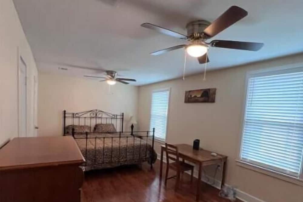 Photo of Bedroom in Behrman