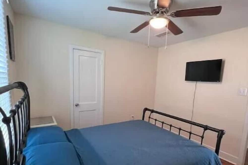 Photo of Bedroom in Behrman