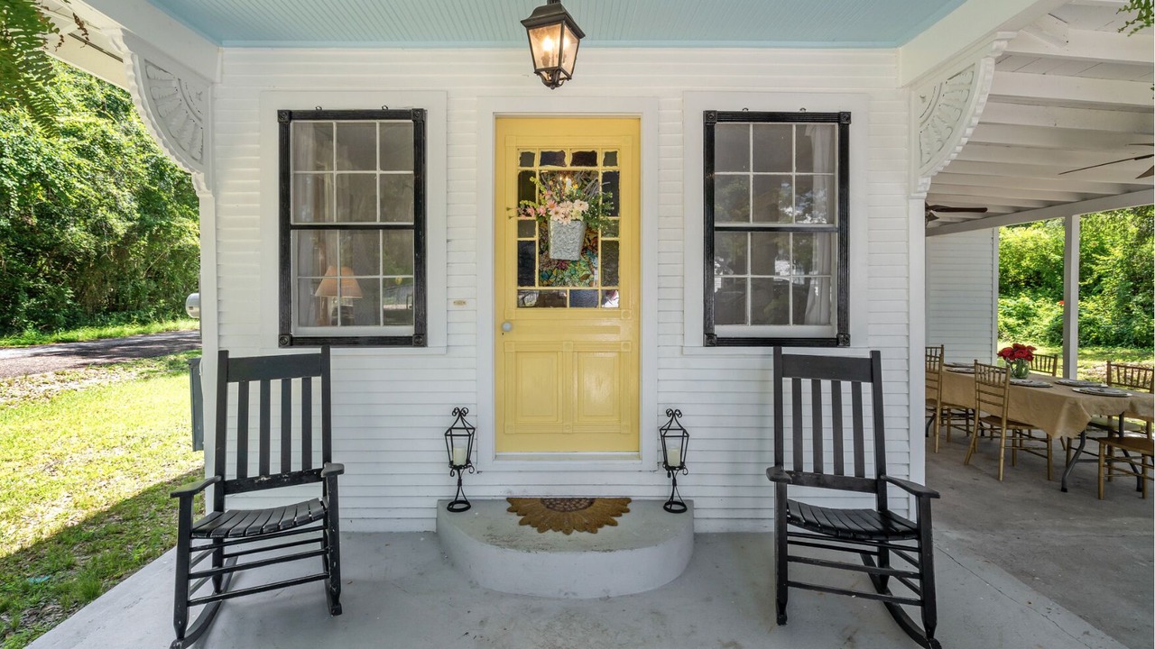 Photo of Patio Balcony in Lacombe