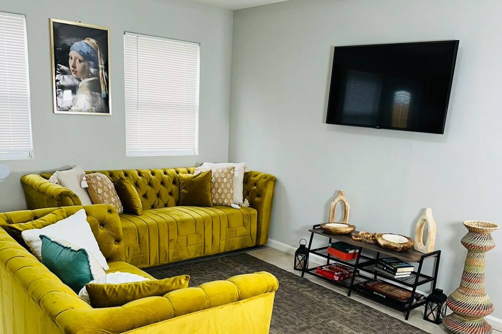 Photo of Livingroom in Hollygrove