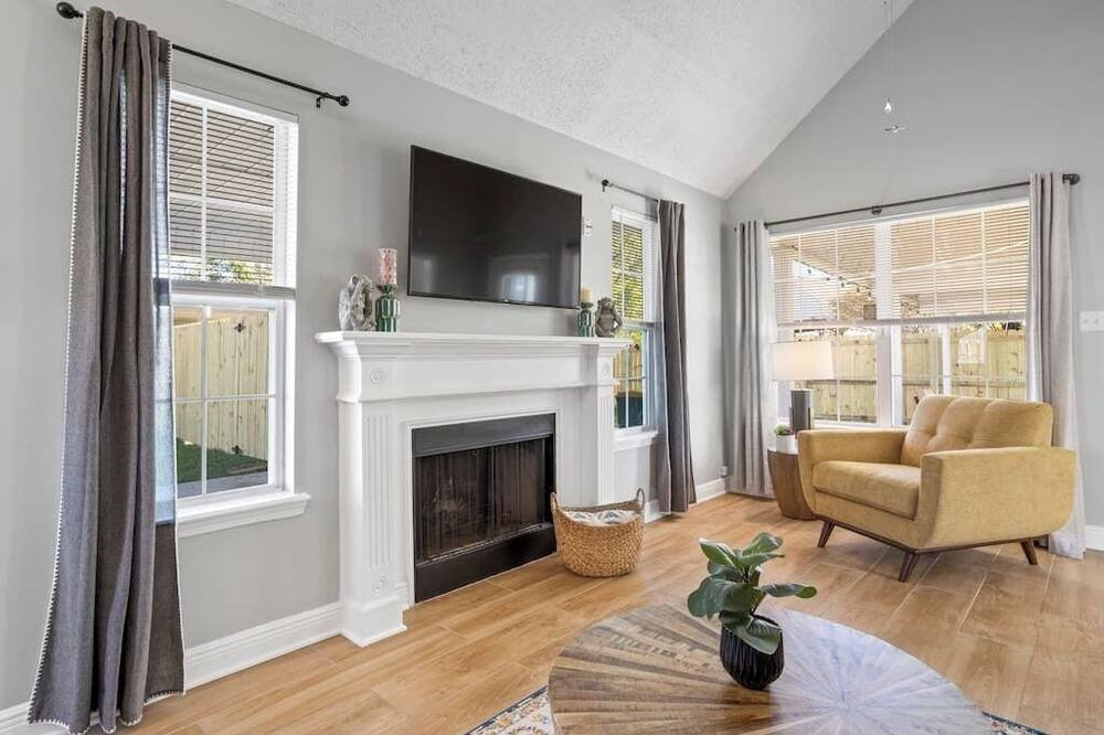 Photo of Livingroom in Biloxi