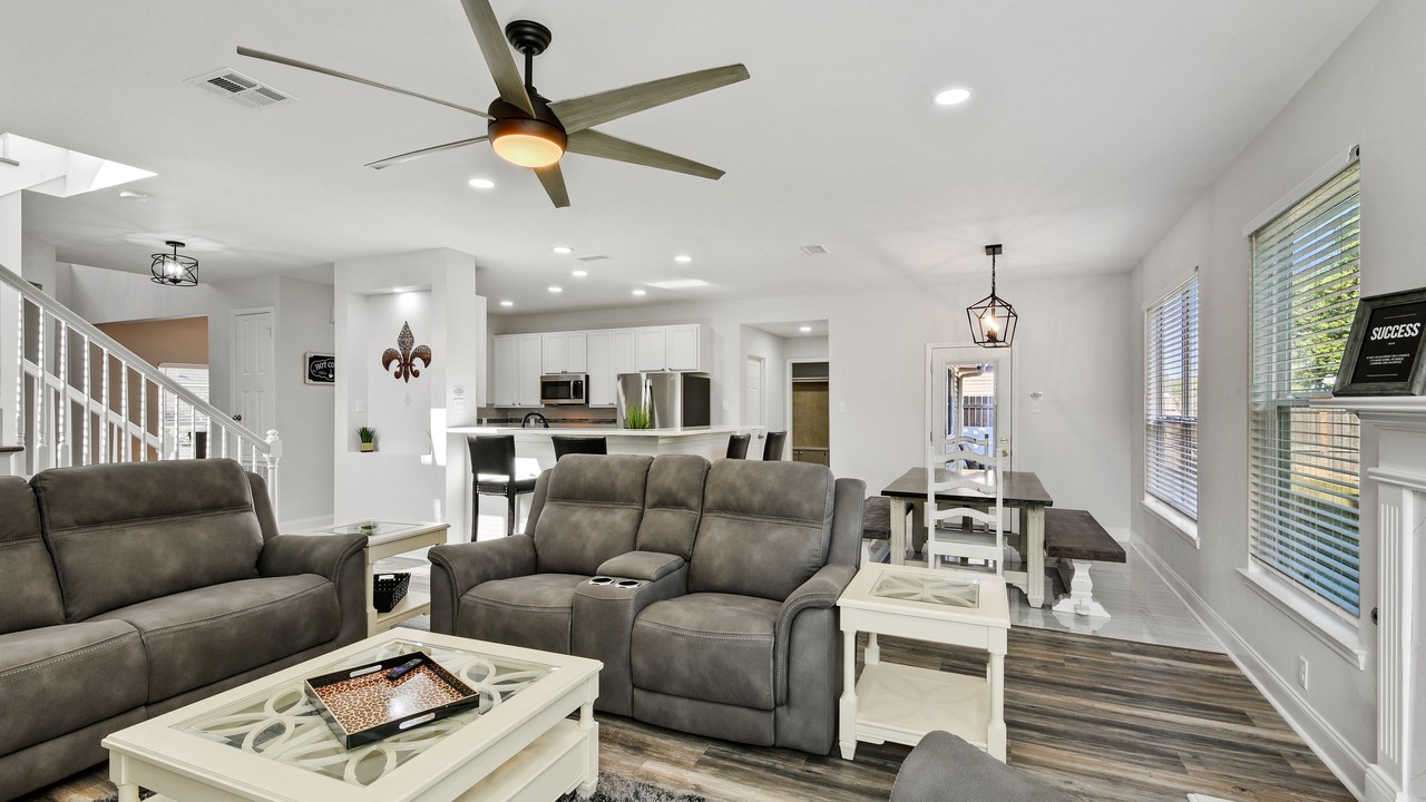 Photo of Livingroom in Zachary