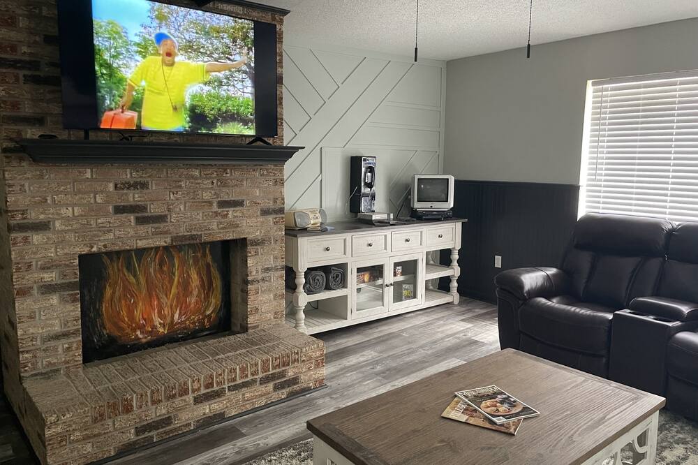 Photo of Livingroom in Pearl
