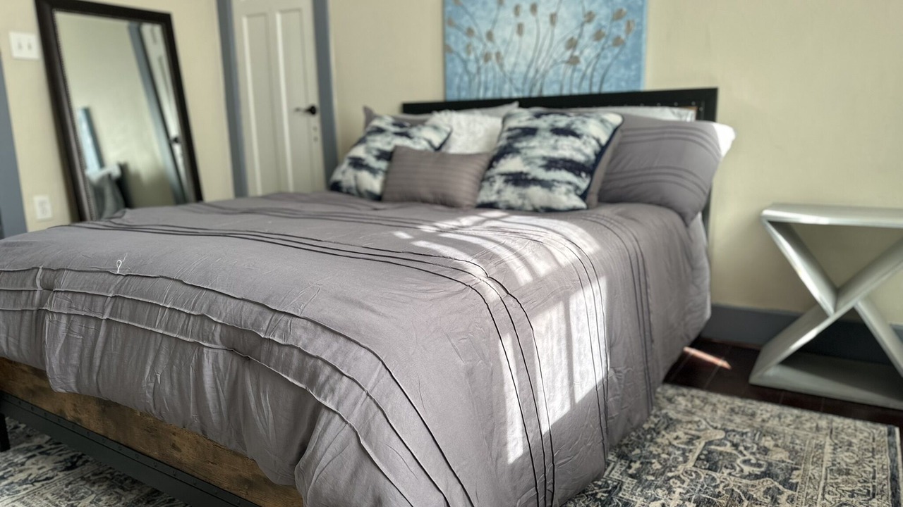 Photo of Bedroom in Uptown Historic District