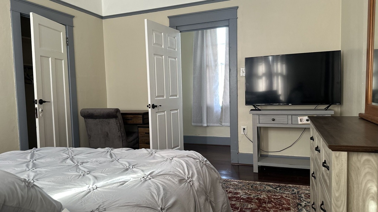 Photo of Bedroom in Uptown Historic District