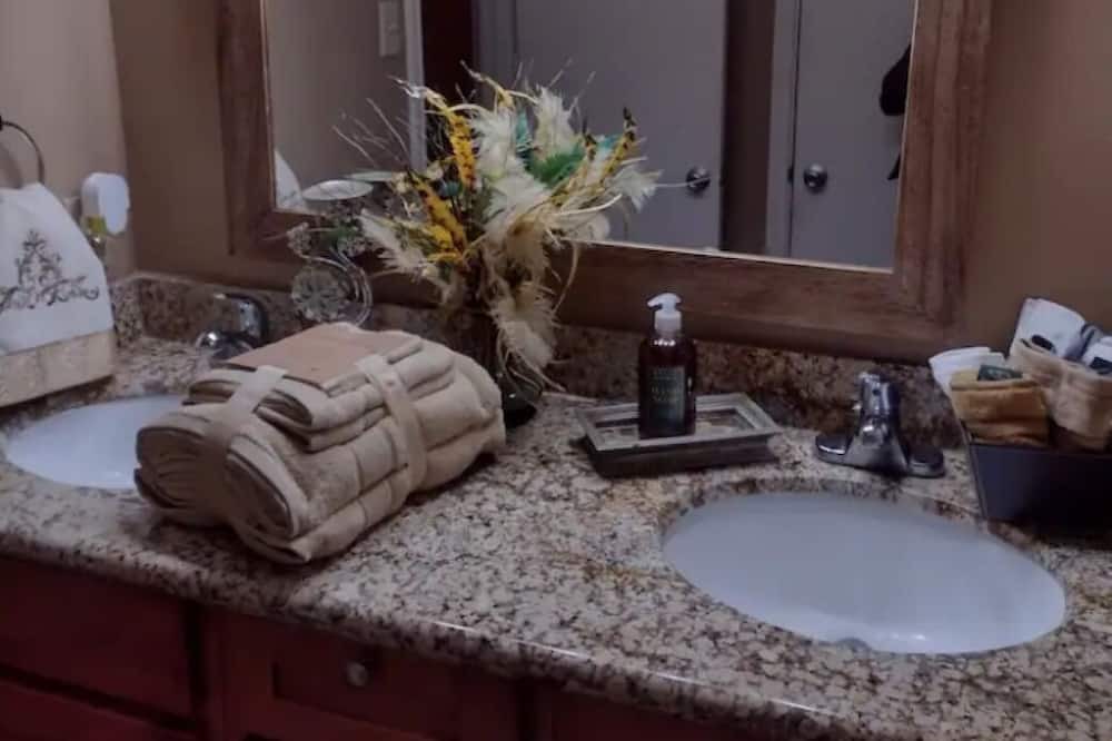 Photo of Bathroom in Park Forest - LA North
