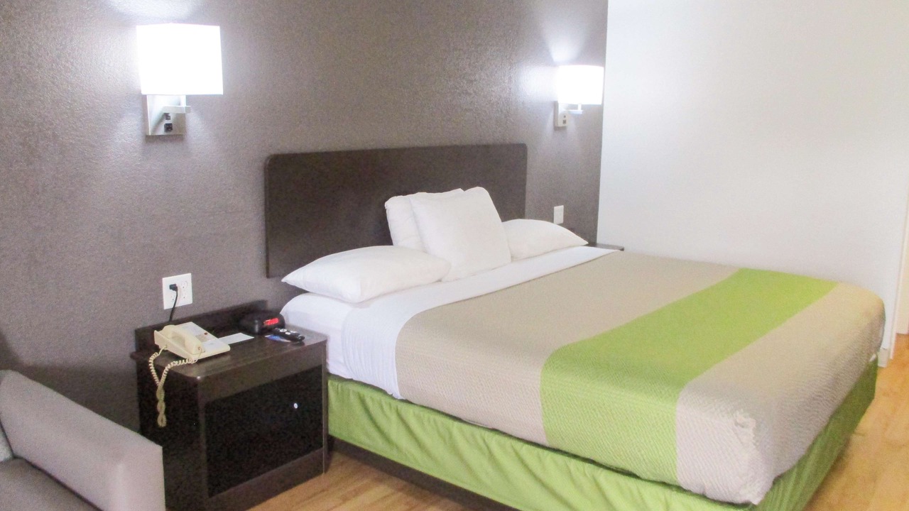 Photo of Bedroom in Luling